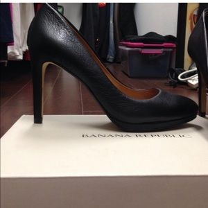 Banana Republic Black High Heel Kelsey Shoes Pumps 6.5
